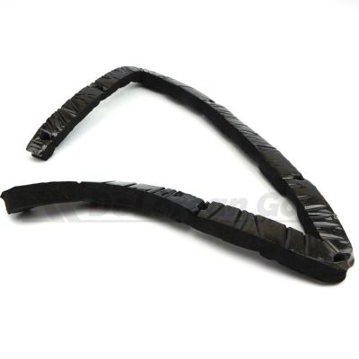 Fuel filler closing panel foam gasket