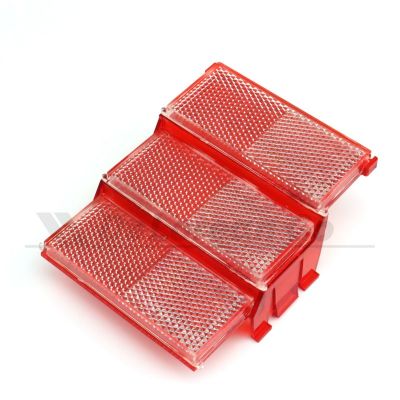 Tail Light Reflector (damaged lugs)